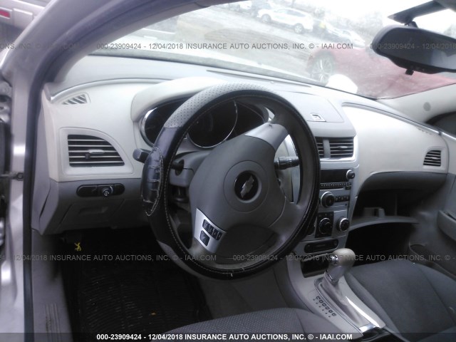 1G1ZB5EB9A4110590 - 2010 CHEVROLET MALIBU LS 银色 照片 5