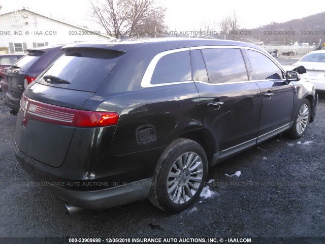 2LMHJ5AR8ABJ03242 - 2010 LINCOLN MKT BLACK photo 4