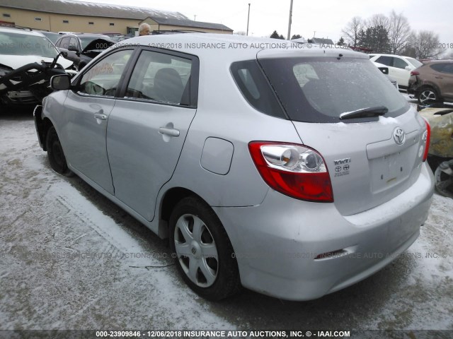 2T1LE40E59C002816 - 2009 TOYOTA COROLLA MATRIX S SILVER photo 3