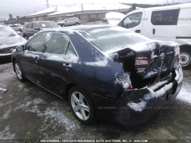 4T4BF1FK8ER444282 - 2014 TOYOTA CAMRY L/SE/LE/XLE Mavi foto 3
