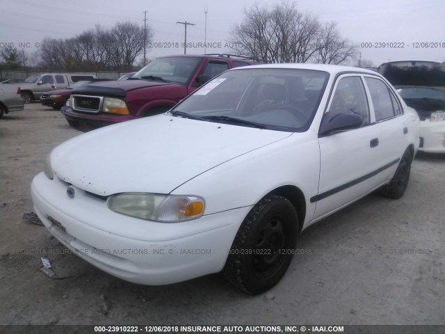 1Y1SK5281YZ417696 - 2000 CHEVROLET GEO PRIZM LSI WHITE photo 2