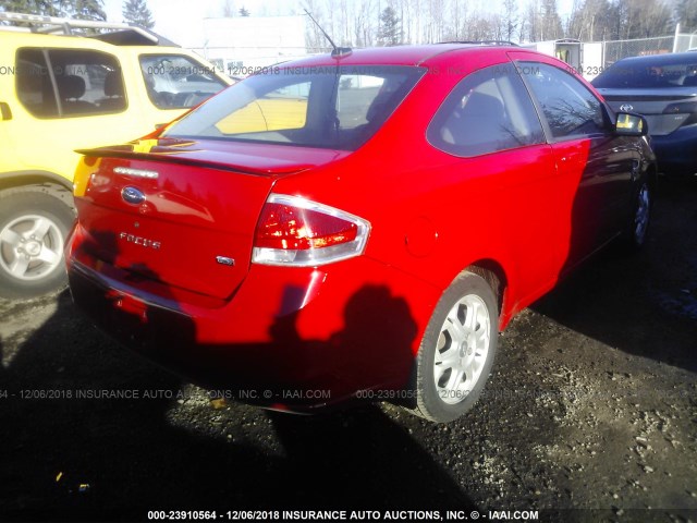 1FAHP33N48W139277 - 2008 FORD FOCUS SE/SEL/SES RED photo 4