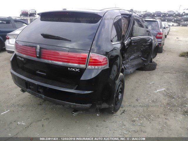 2LMDU68C78BJ26759 - 2008 LINCOLN MKX BLACK photo 4