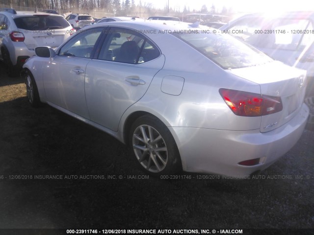 JTHCK262872013801 - 2007 LEXUS IS 250 WHITE photo 3