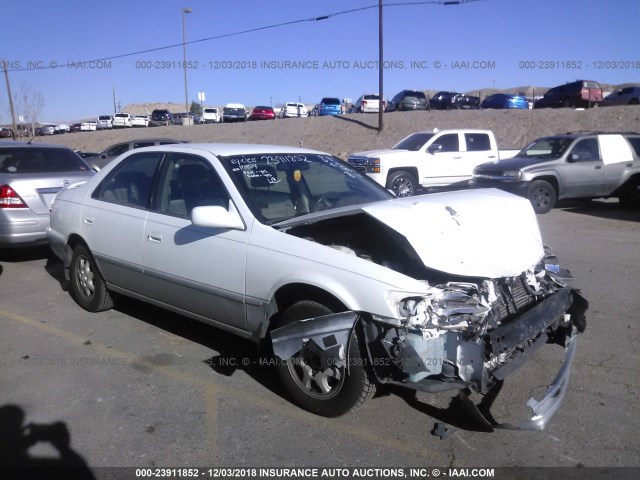 JT2BG22K0X0283517 - 1999 TOYOTA CAMRY LE/XLE WHITE photo 1
