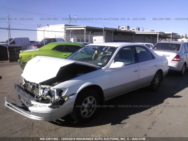 JT2BG22K0X0283517 - 1999 TOYOTA CAMRY LE/XLE WHITE photo 2