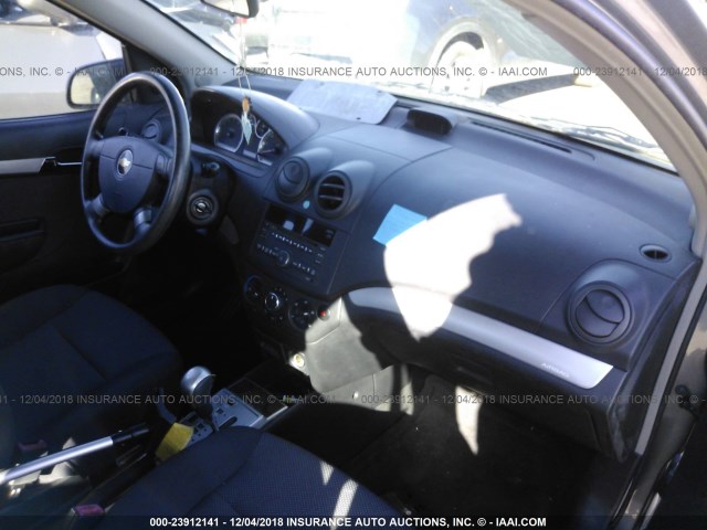 KL1TD5DE3AB128315 - 2010 CHEVROLET AVEO LS/LT GRAY photo 5