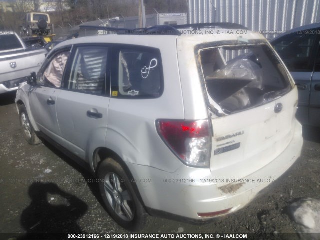 JF2SH6BC4AH914154 - 2010 SUBARU FORESTER XS WHITE photo 3