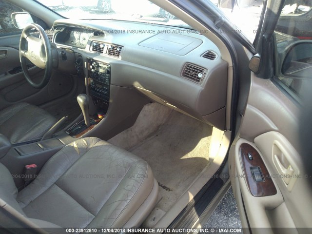 4T1BF28K31U124472 - 2001 TOYOTA CAMRY LE/XLE GRAY photo 5