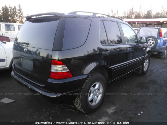 4JGAB54EX1A273021 - 2001 MERCEDES-BENZ ML 320 BLACK photo 4