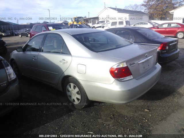 4T1BE32K26U675307 - 2006 TOYOTA CAMRY LE/XLE/SE SILVER photo 3