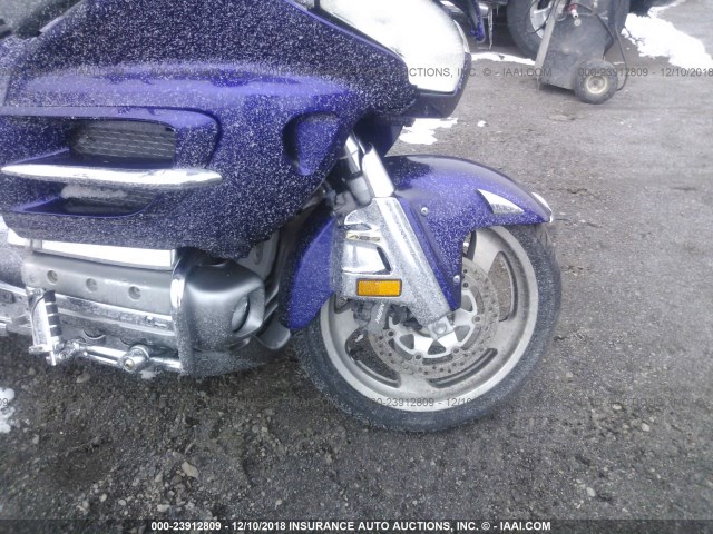 1HFSC474X2A100805 - 2002 HONDA GL1800 A BLUE photo 5