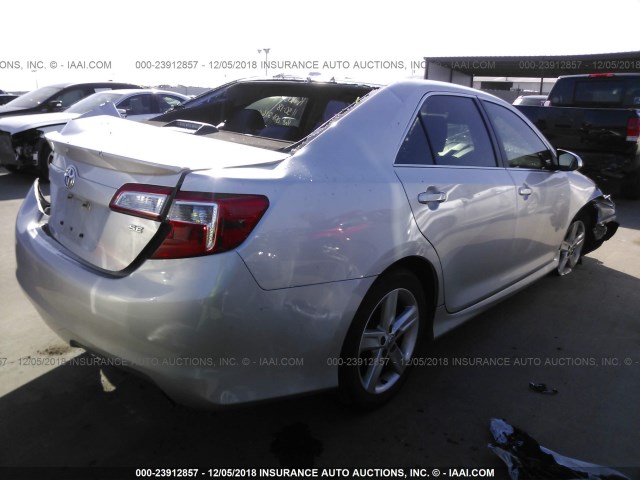 4T1BF1FKXEU340788 - 2014 TOYOTA CAMRY L/SE/LE/XLE 银色 照片 4