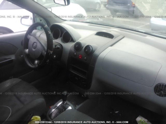 KL1TD52695B370463 - 2005 CHEVROLET AVEO LS GREEN photo 5