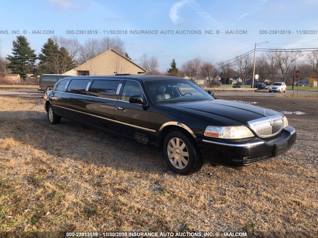 1L1FM81W04Y670930 - 2004 LINCOLN TOWN CAR BLACK photo 1