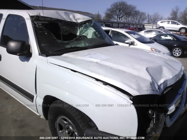 2GCEC19V041375267 - 2004 CHEVROLET SILVERADO C1500 WHITE photo 6