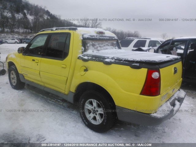 1FMZU77E12UC60341 - 2002 FORD EXPLORER SPORT TR  YELLOW photo 3