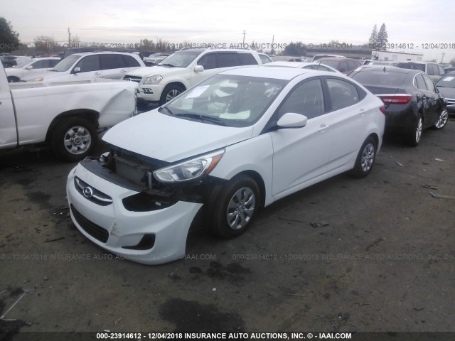 KMHCT4AE8HU377911 - 2017 HYUNDAI ACCENT SE WHITE photo 2