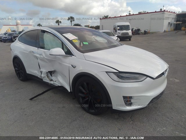 5YJXCBE41JF105484 - 2018 TESLA MODEL X WHITE photo 1