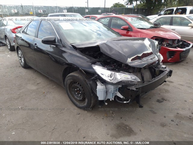 4T1BF1FK1GU142832 - 2016 TOYOTA CAMRY LE/XLE/SE/XSE BLACK photo 1