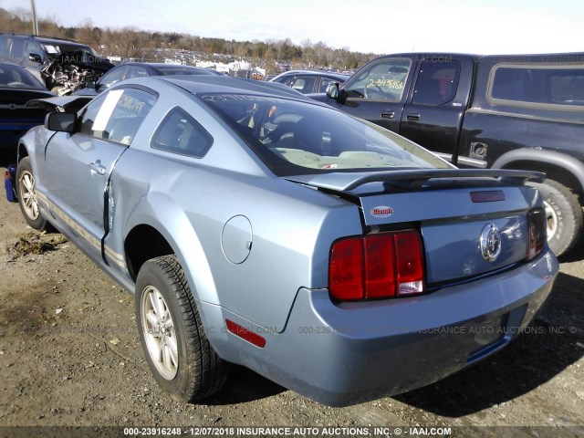 1ZVFT80N155108405 - 2005 FORD MUSTANG BLUE photo 3