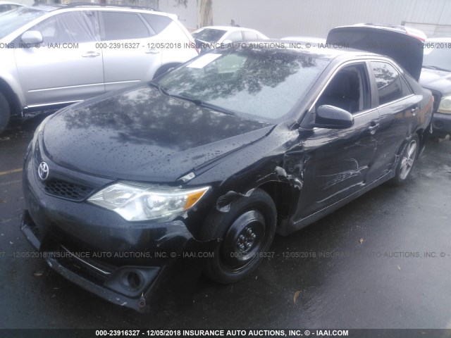 4T1BF1FK4DU250759 - 2013 TOYOTA CAMRY L/SE/LE/XLE 黑色 照片 2