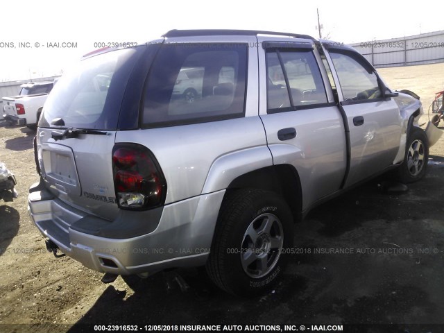 1GNDS13S542374989 - 2004 CHEVROLET TRAILBLAZER LS/LT SILVER photo 4