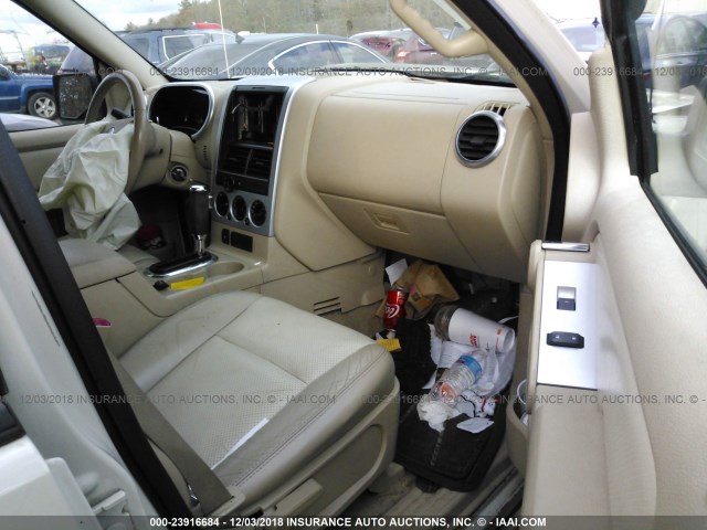 4M2EU46E26ZJ00359 - 2006 MERCURY MOUNTAINEER CONVENIENCE WHITE photo 5