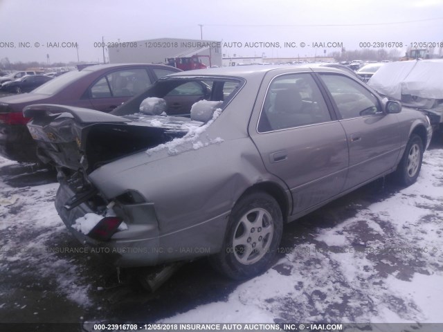 4T1BG28K3WU219389 - 1998 TOYOTA CAMRY CE/LE/XLE 银色 照片 4