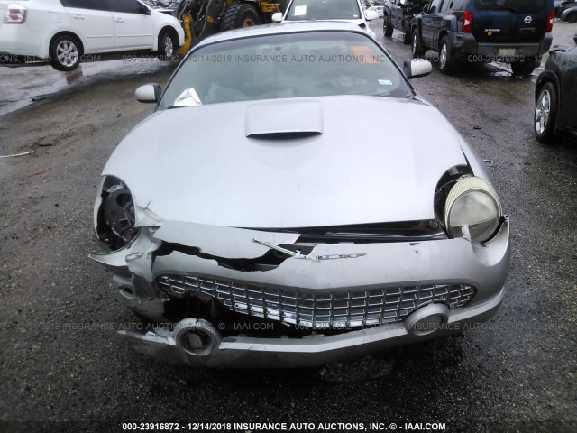 1FAHP60A34Y100925 - 2004 FORD THUNDERBIRD  SILVER photo 6