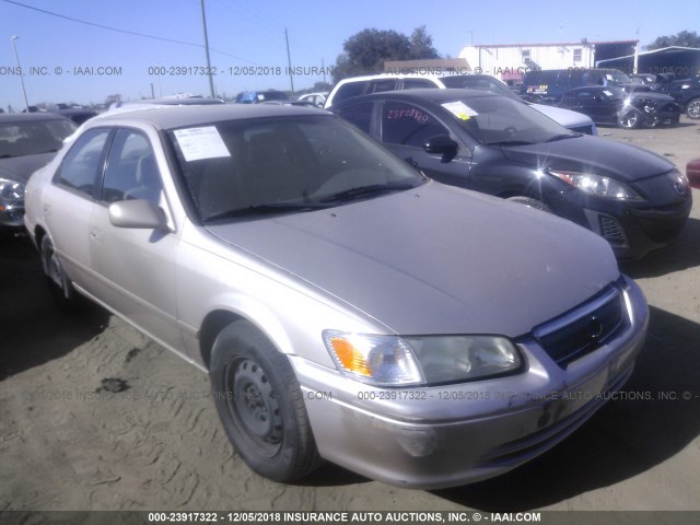 4T1BG22K01U082039 - 2001 TOYOTA CAMRY CE/LE/XLE GOLD photo 1