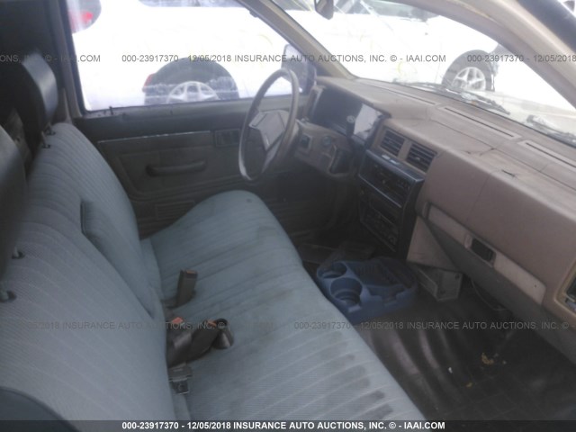 1N6ND11S8HC324014 - 1987 NISSAN D21 SHORT BED GOLD photo 5