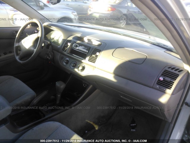 4T1BE30K43U773110 - 2003 TOYOTA CAMRY LE/XLE/SE SILVER photo 5