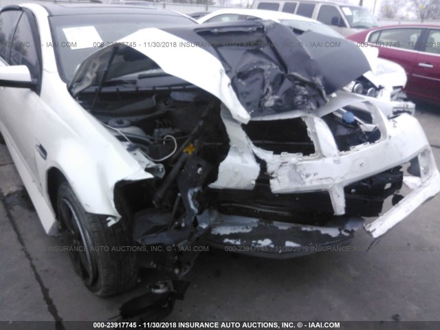 6G2ER57748L131736 - 2008 PONTIAC G8 WHITE photo 6