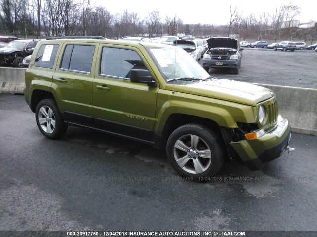 1C4NJRFB9CD556160 - 2012 JEEP PATRIOT LATITUDE GREEN photo 1