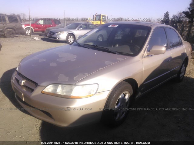 1HGCG1659YA071318 - 2000 HONDA ACCORD EX BEIGE photo 2