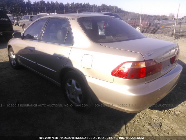 1HGCG1659YA071318 - 2000 HONDA ACCORD EX BEIGE photo 3