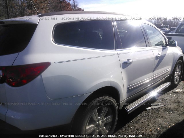 1GNER23D49S101587 - 2009 CHEVROLET TRAVERSE LT WHITE photo 4