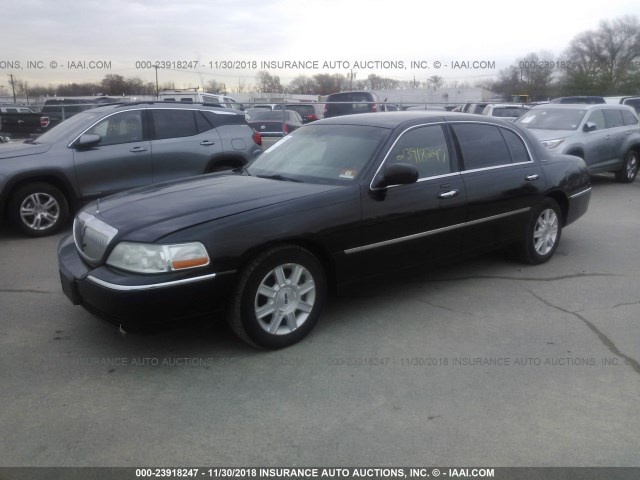 2LNBL8EV9AX752748 - 2010 LINCOLN TOWN CAR EXECUTIVE L BLACK photo 2