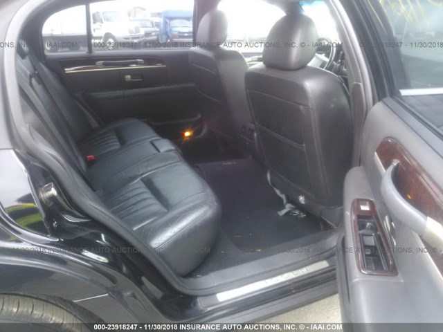 2LNBL8EV9AX752748 - 2010 LINCOLN TOWN CAR EXECUTIVE L BLACK photo 8