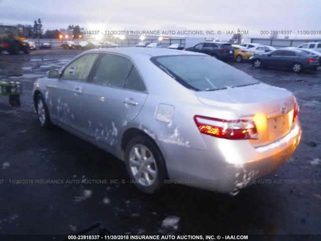 JTNBK46K883036446 - 2008 TOYOTA CAMRY LE/XLE/SE SILVER photo 3