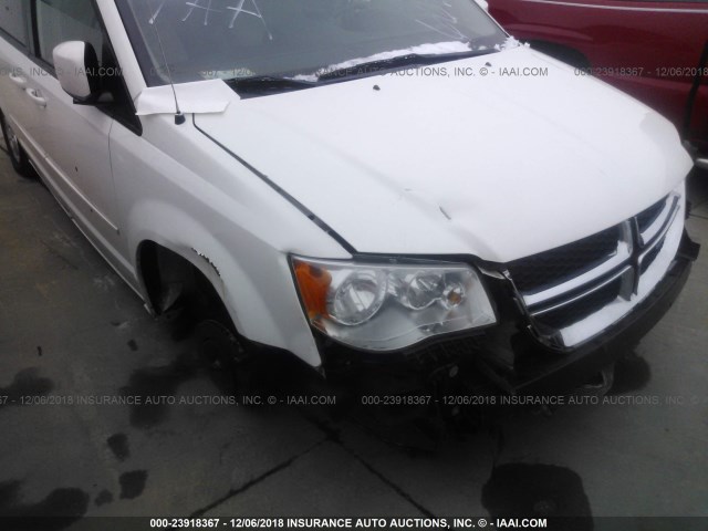 2C4RDGCG5CR146661 - 2012 DODGE GRAND CARAVAN SXT WHITE photo 6