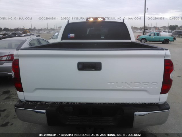 5TFEM5F18HX112331 - 2017 TOYOTA TUNDRA CREWMAX SR5 WHITE photo 6