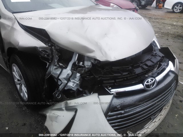 4T1BF1FK5HU787114 - 2017 TOYOTA CAMRY LE/XLE/SE/XSE შამპანური ფოტო 6