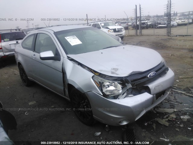 1FAHP3DN1AW257467 - 2010 FORD FOCUS SES SILVER photo 1