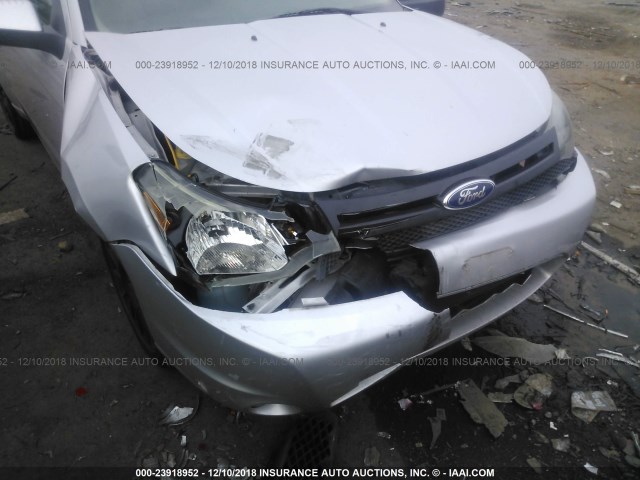 1FAHP3DN1AW257467 - 2010 FORD FOCUS SES SILVER photo 6