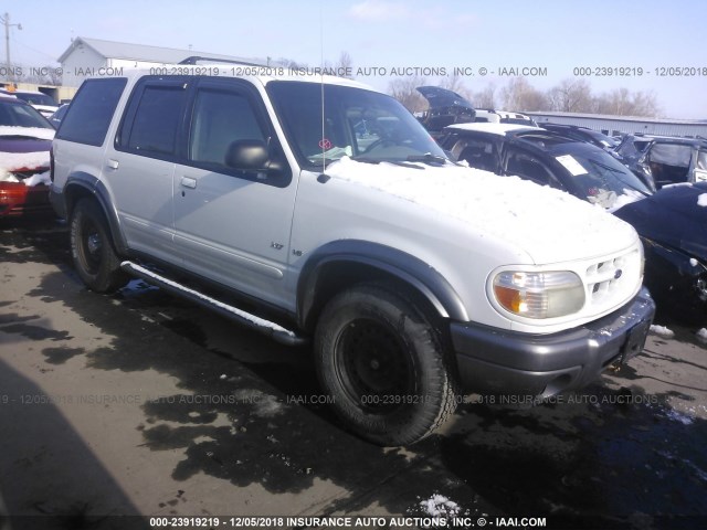 1FMZU63P0YZA96318 - 2000 FORD EXPLORER XLT WHITE photo 1