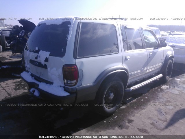 1FMZU63P0YZA96318 - 2000 FORD EXPLORER XLT WHITE photo 4