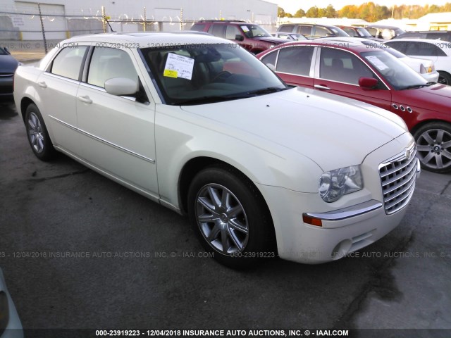 2C3LA33G68H209906 - 2008 CHRYSLER 300 LIMITED WHITE photo 1