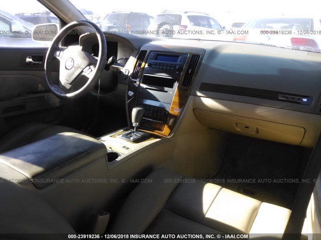 1G6DC67A150142362 - 2005 CADILLAC STS WHITE photo 5